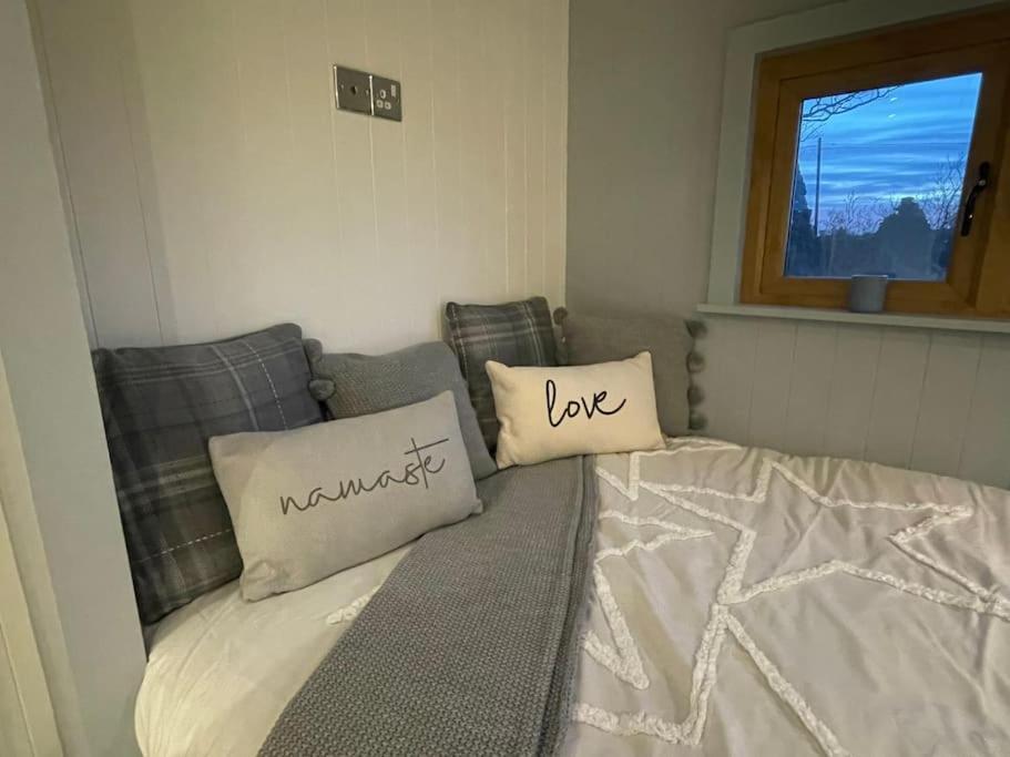 The Hut@Trefechan Wen - Coastal Coziness! Goodwick Exteriér fotografie
