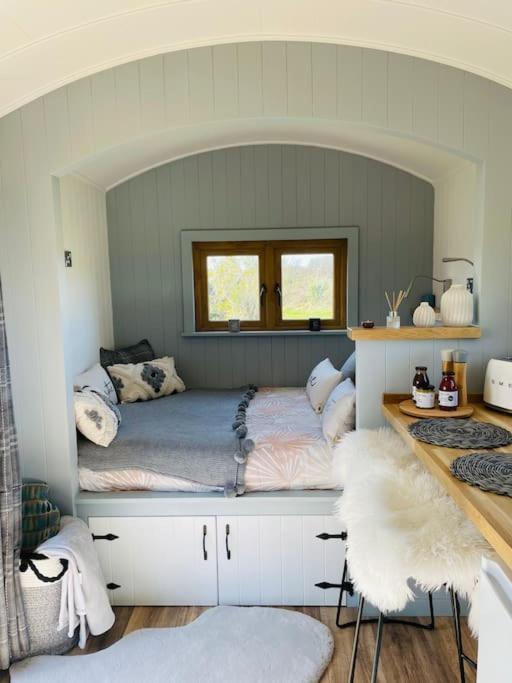 The Hut@Trefechan Wen - Coastal Coziness! Goodwick Exteriér fotografie