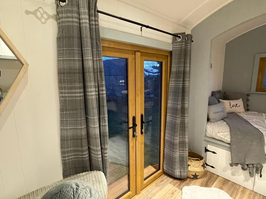 The Hut@Trefechan Wen - Coastal Coziness! Goodwick Exteriér fotografie
