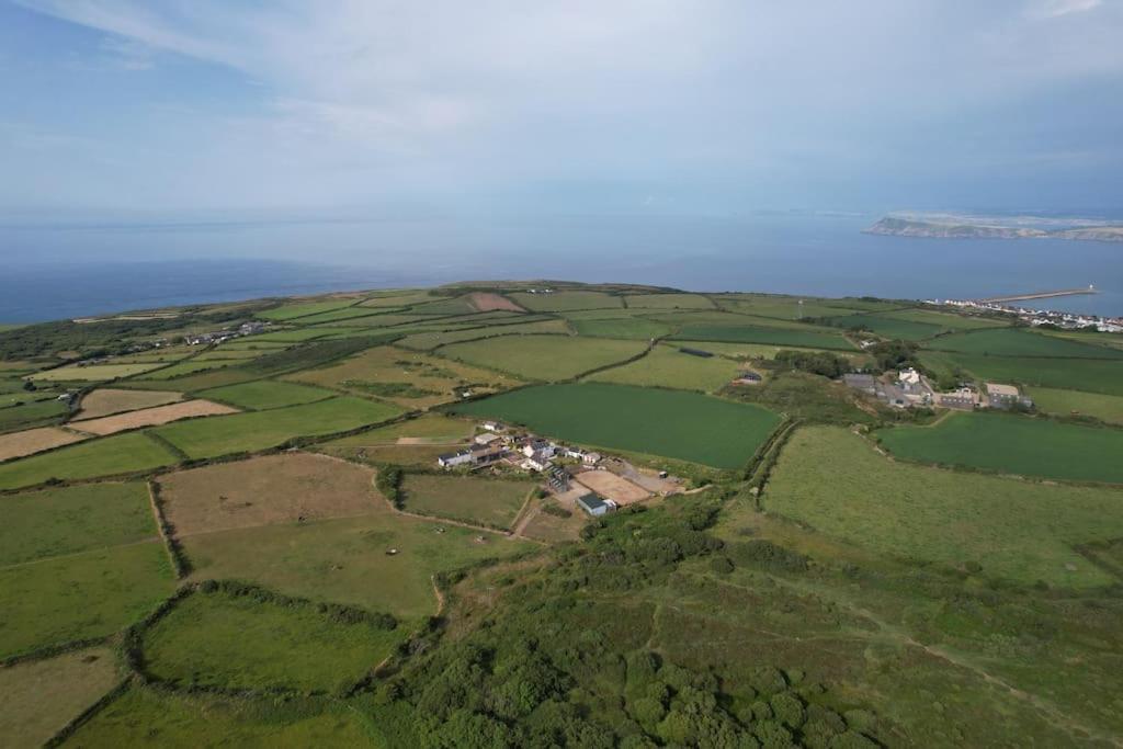 The Hut@Trefechan Wen - Coastal Coziness! Goodwick Exteriér fotografie