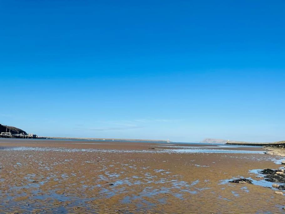 The Hut@Trefechan Wen - Coastal Coziness! Goodwick Exteriér fotografie